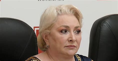 viorica dancila rochie versace|Viorica Dăncilă încearcă să scoată Videle din ea cu ținute Versace.